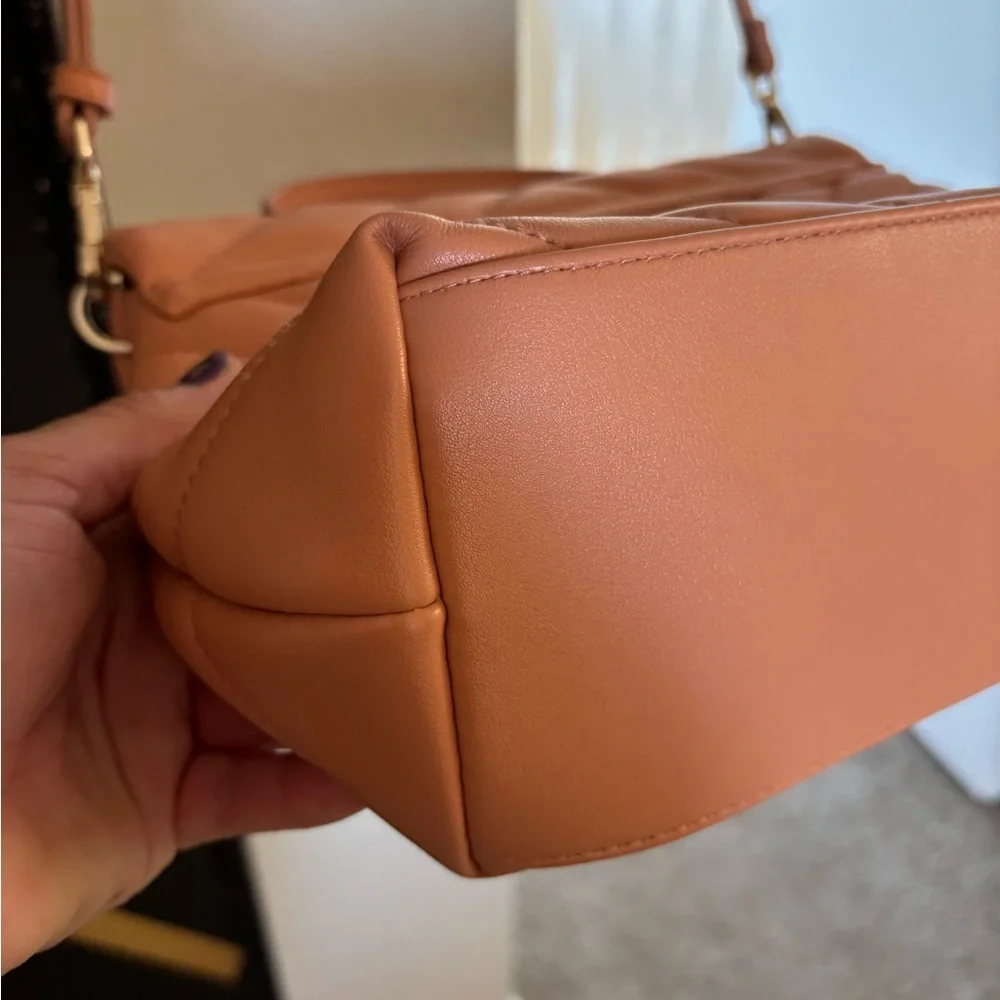 ( A NEW DAY) Elegant Quilted Women's Bag